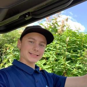 Meet your Posher, Maxime